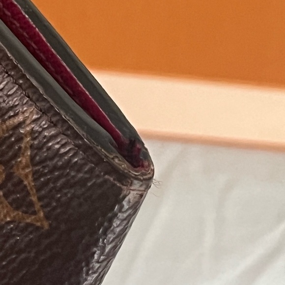 100 percent authentic LV envelope wallet - Picture 11 of 13